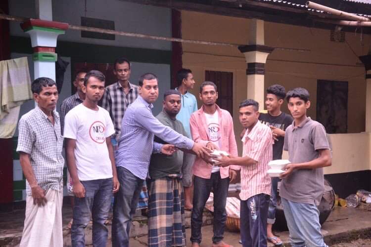 সিলেটে দুস্থদের মধ্যে ইফতার বিতরণ