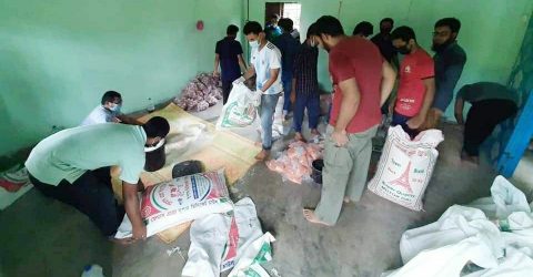 বড়লেখায় দুর্দিনে মানুষের পাশে ‘প্রজেক্ট হাসিমুখ’