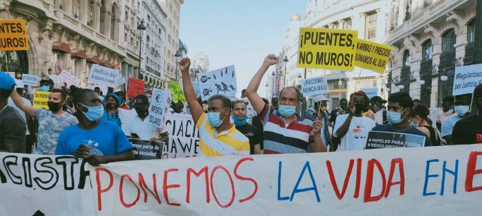 স্পেনে বৈধতার দাবিতে মহাসমাবেশ, অবৈধ অভিবাসীদের