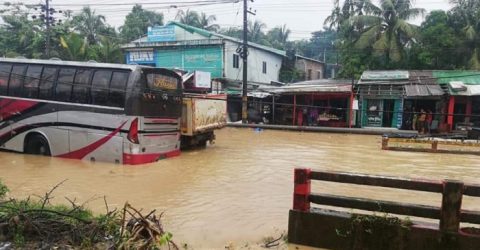 সামান্য বৃষ্টি হলেই মহাসড়ক যেন নদী