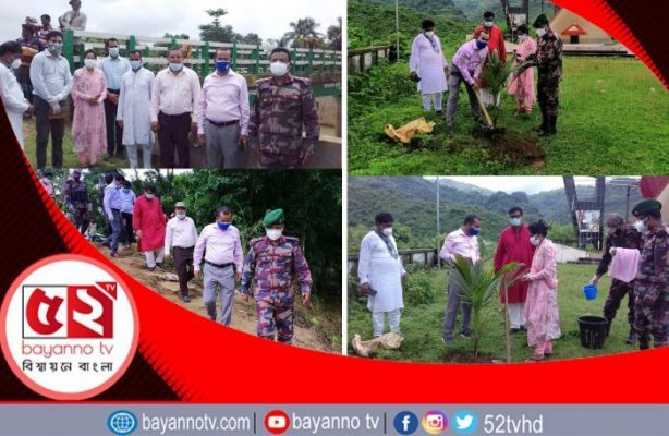 দোয়ারাবাজারে বিওপি ক্যাম্প পরিদর্শনে ডিসি, হকনগর স্মৃতিসৌধে গাছের চারা রোপন