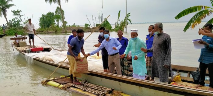 নাগরপুরে বন্যার্তদের মাঝে ত্রাণ বিতরণ অব্যাহত