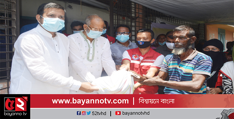 সুনামগঞ্জে বন্যায় ক্ষতিগ্রস্থ পরিবারের মাঝে ত্রাণ বিতরণ