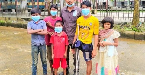 সিলেটে ছাত্রলীগ নেতার উদ্যোগে পথশিশুদের মাস্ক বিতরণ