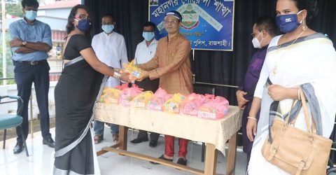 রাজশাহীতে ১০০ হিজড়ার মাঝে গোয়েন্দা পুলিশ’র সহায়তা