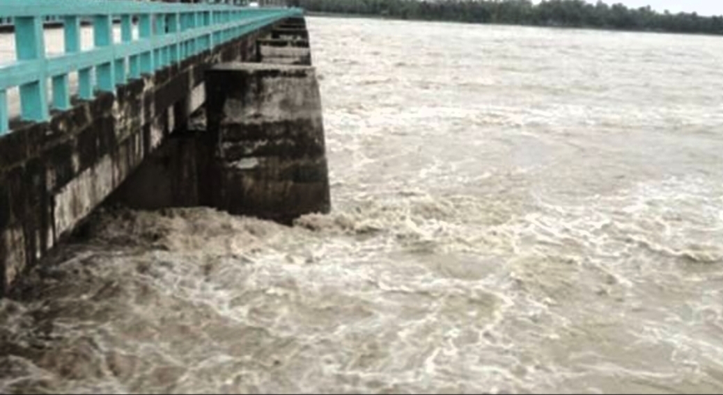 তিস্তার পানি বিপৎসীমার ওপরে, খুলে দেয়া হয়েছে ৪৪ গেট