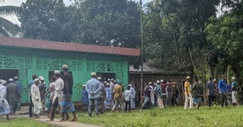 বড়লেখায় মসজিদ কমিটির সভাপতির পদ না ছাড়ায় হামলা, আহত ২