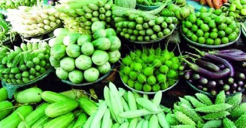 নীলফামারীতে উর্ধ্বমুখী শাকসবজির দাম