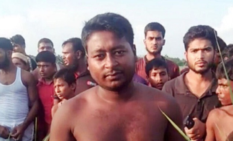 কসাই ডেকে মায়ের লাশ ৫ টুকরো করে ধানক্ষেতে ছিটিয়ে দেয় ছেলে!