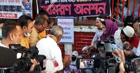 অসুস্থ রায়হানের মা, অনশন ভাঙ্গালেন মেয়র আরিফ