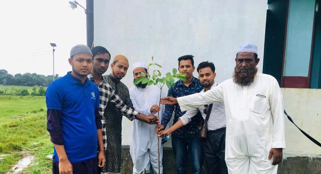সিলেটে অগ্রদূত ছাত্র পরিষদের বৃক্ষরোপন