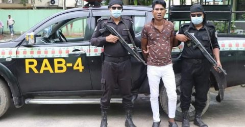 সাভারে গণধর্ষণসহ ১১ মামলার আসামী বিদেশী পিস্তল ও মাদকসহ গ্রেফতার