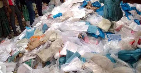 সাভারে ৪টি গোডাউন ও ৭টি দোকানে অভিযান চালিয়ে ১৩ টন পলিথিন জব্দ