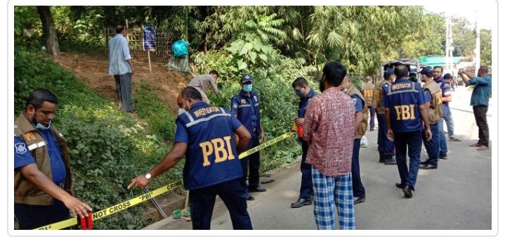 কবর থেকে তুলা হলো, পুলিশের নির্যাতনে নিহত রায়হানের লাশ