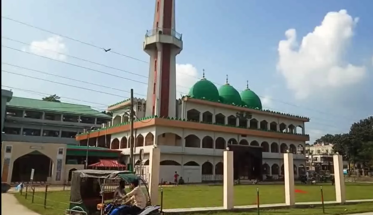 আড়াইশত শতাব্দীর পুরনো পাগলা মসজিদ ইতিহাসের আজো নীরব সাক্ষী!