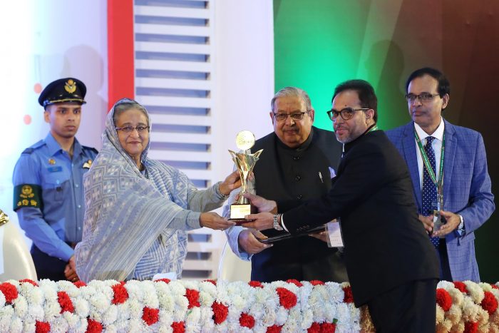 ৩০ জন সিআইপির ১৭ জনই আমিরাত প্রবাসী