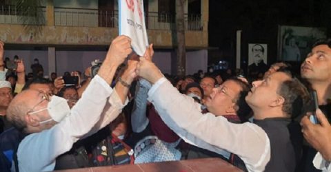সাভারে একুশের প্রথম প্রহরে কেন্দ্রীয় শহীদ মিনার উদ্বোধন