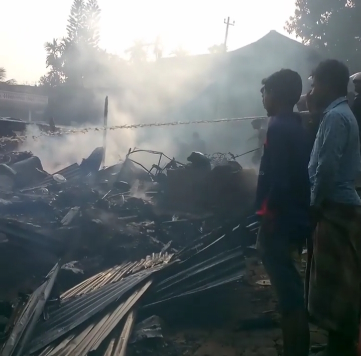 সিলেটের বিয়ানীবাজারে অগ্নিকাণ্ডে কলোনী পুড়ে ছাই, ব্যাপক ক্ষয়ক্ষতি