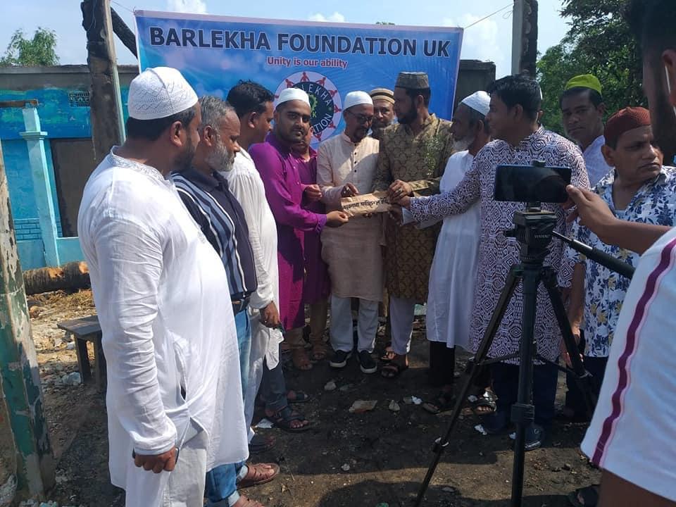 অগ্নিকান্ডে ক্ষতিগ্রস্ত শাহবাজপুরের অসহায় পরিবারকে পঞ্চান্ন হাজার টাকার আর্থিক অনুদান দিল বড়লেখা ফাউন্ডেশন ইউকে