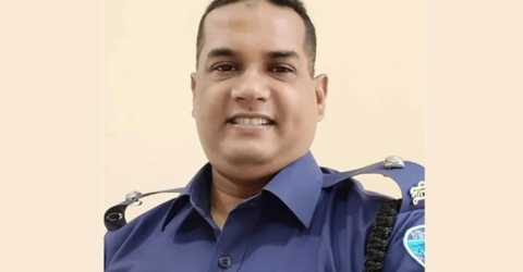 স্বর্ণ ছিনতাইয়ের অভিযোগে ফেনী ডিবির ওসিসহ ৬ পুলিশ গ্রেপ্তার