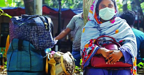 প্রবাসী কল্যাণ ভবনে ভিড়