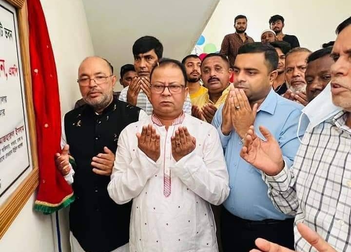 সাভারের জিরাবো দেওয়ান ইদ্রিস কলেজের আইসিটি ভবনের উদ্বোধন