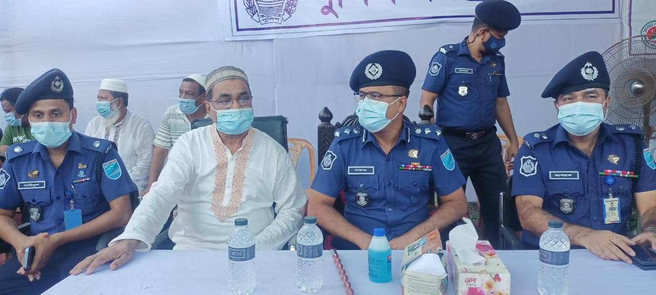 ঘরমুখো মানুষের যাত্রা নির্ভিগ্ন করতে অতিরিক্ত চেক পোস্ট বসানো হয়েছে, ঢাকা জেলা পুলিশ সুপার
