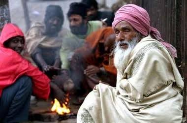 বন্যায় ভাসিয়েছে সব, শীতবস্ত্র নিয়ে দুঃশ্চিন্তায় নিম্ন আয়ের মানুষ