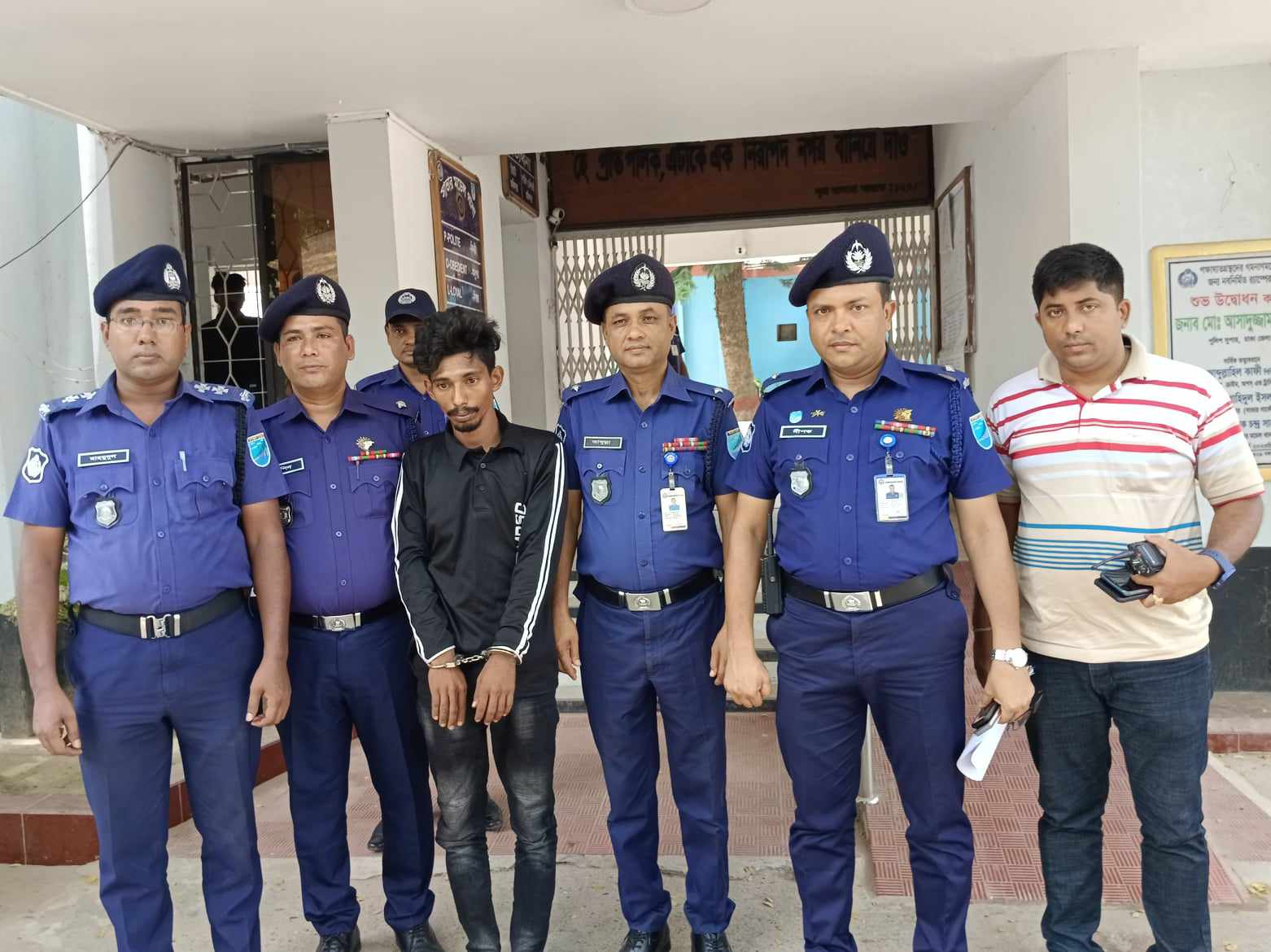 সাভারে মামলার ২৪ ঘন্টার মধ্যে চুরিকৃত মালামাল উদ্ধার