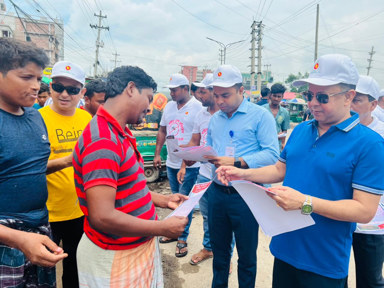 সাভারের তেঁতুলঝোড়ায় ডেঙ্গু প্রতিরোধে মশা নিধন স্প্রে কার্যক্রমের উদ্বোধন