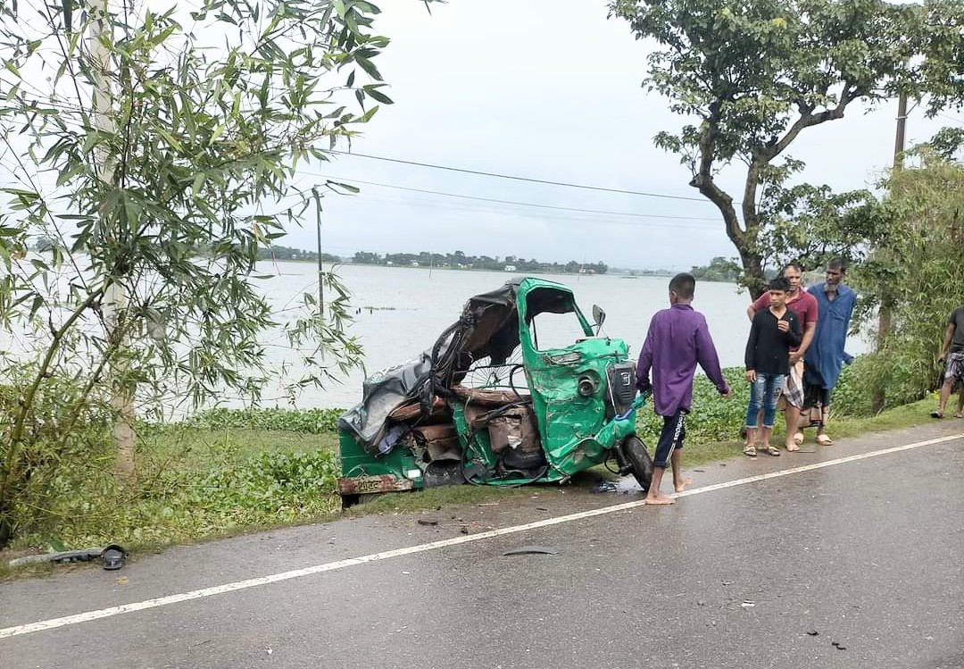 মদনপুরে সড়ক দুর্ঘটনায় সিএনজি চালক নিহত