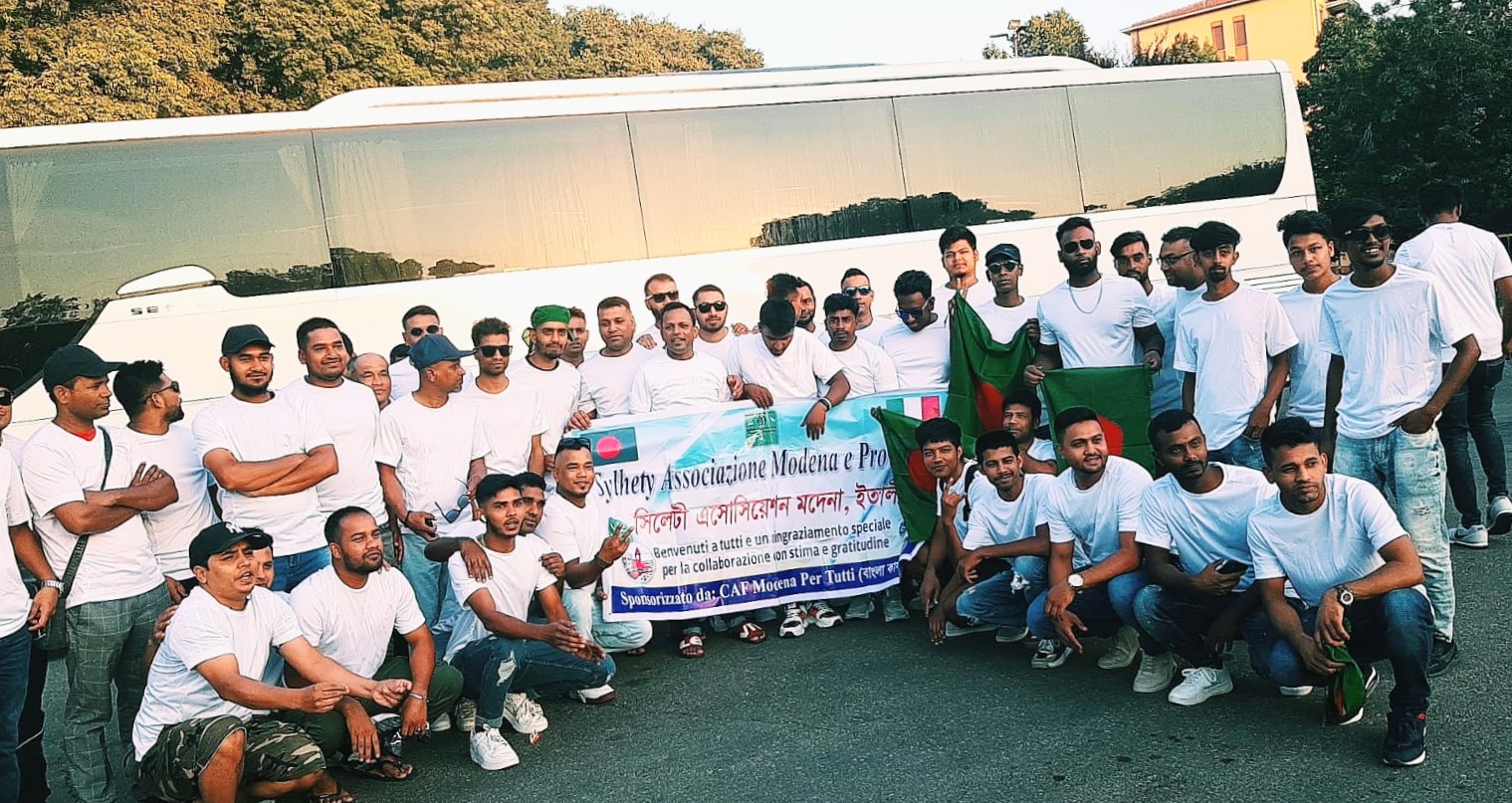 ইতালিতে সিলেট এসোসিয়েশনের সাগর ভ্রমণ 