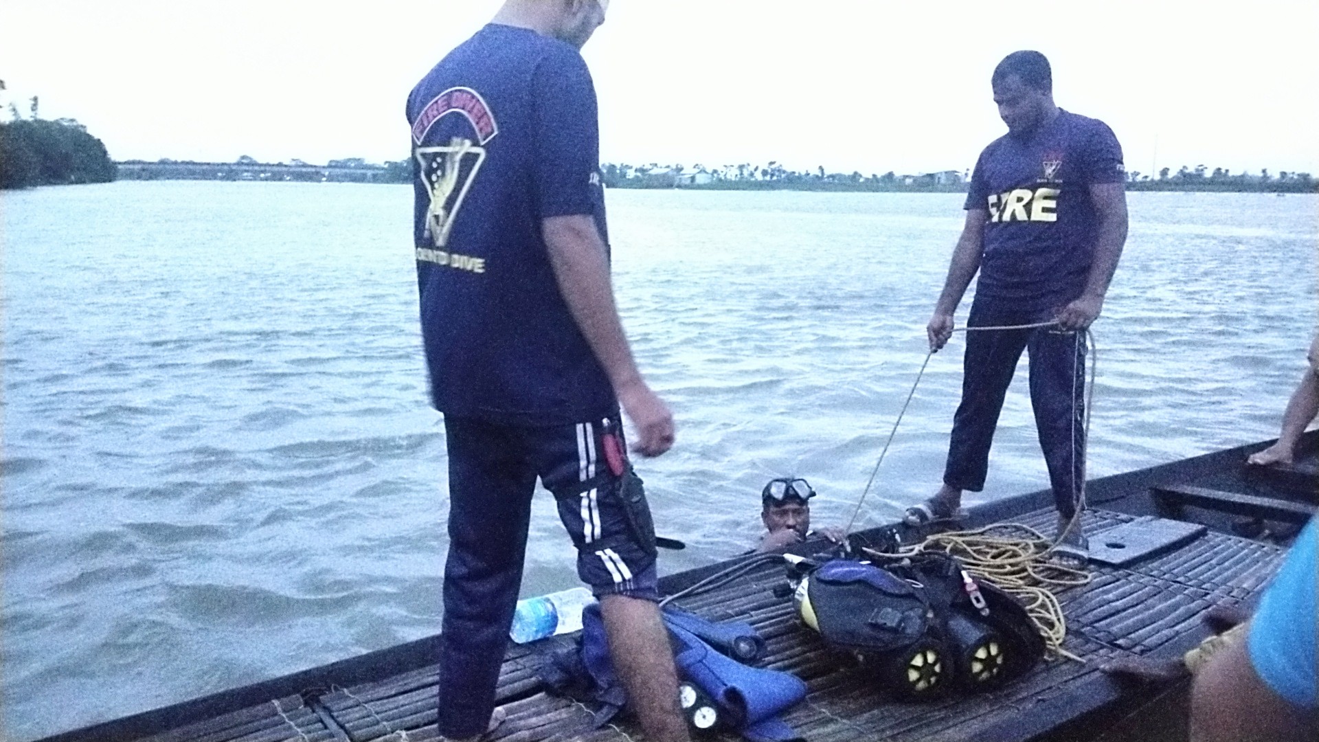 শান্তিগঞ্জে বাবার সাথে মাছ ধরতে এসে বজ্রপাতে পানিতে পড়ে নিখোঁজ ছেলে