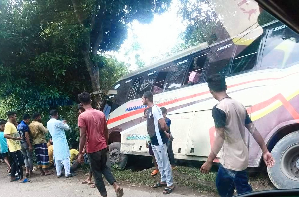 শান্তিগঞ্জে সড়ক দুর্ঘটনায় স্কুল ছাত্রীসহ নিহত ২, আহত ৩