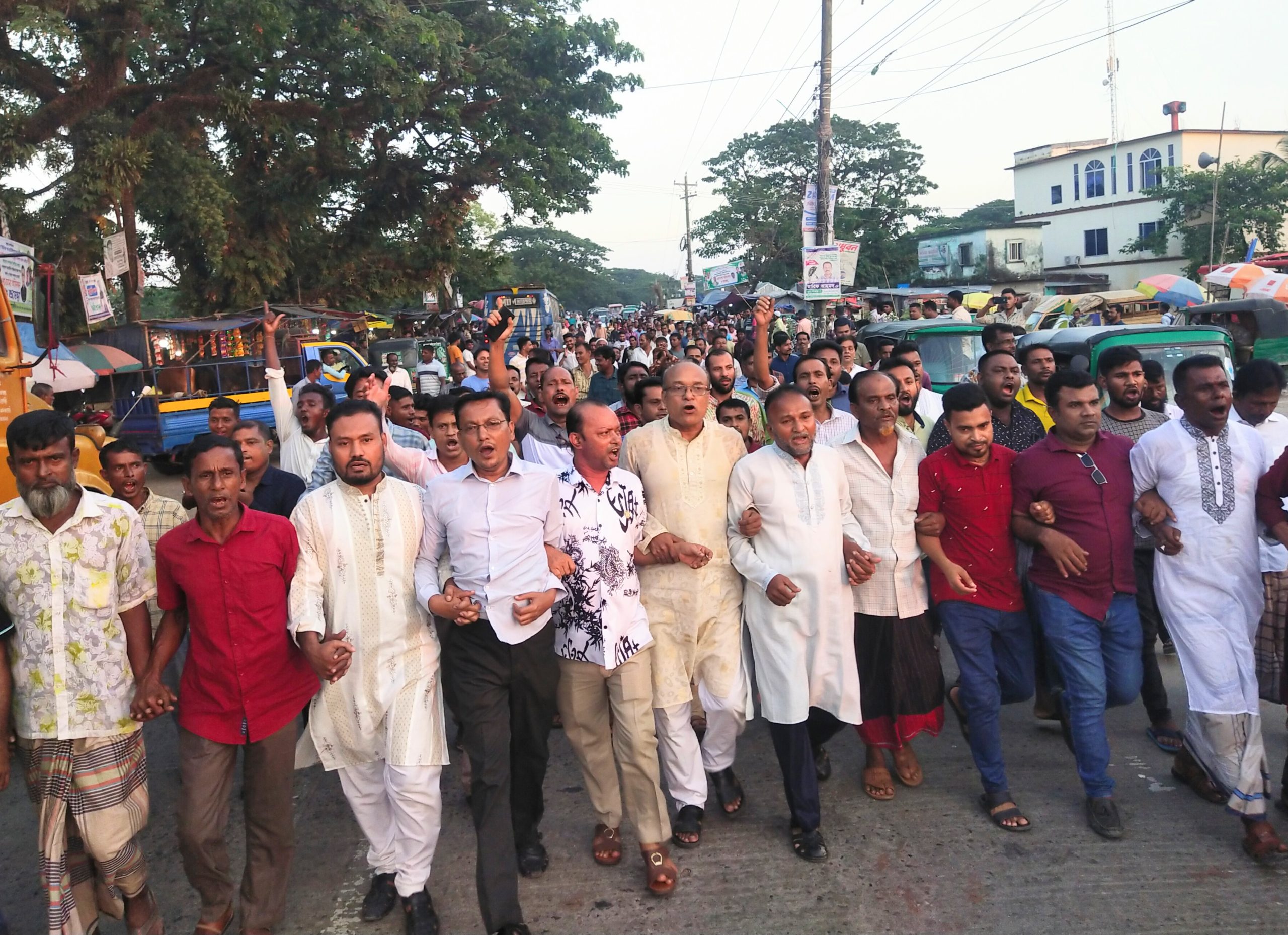 নৈরাজ্য ও হরতালের প্রতিবাদে পাগলায় শান্তি সমাবেশ
