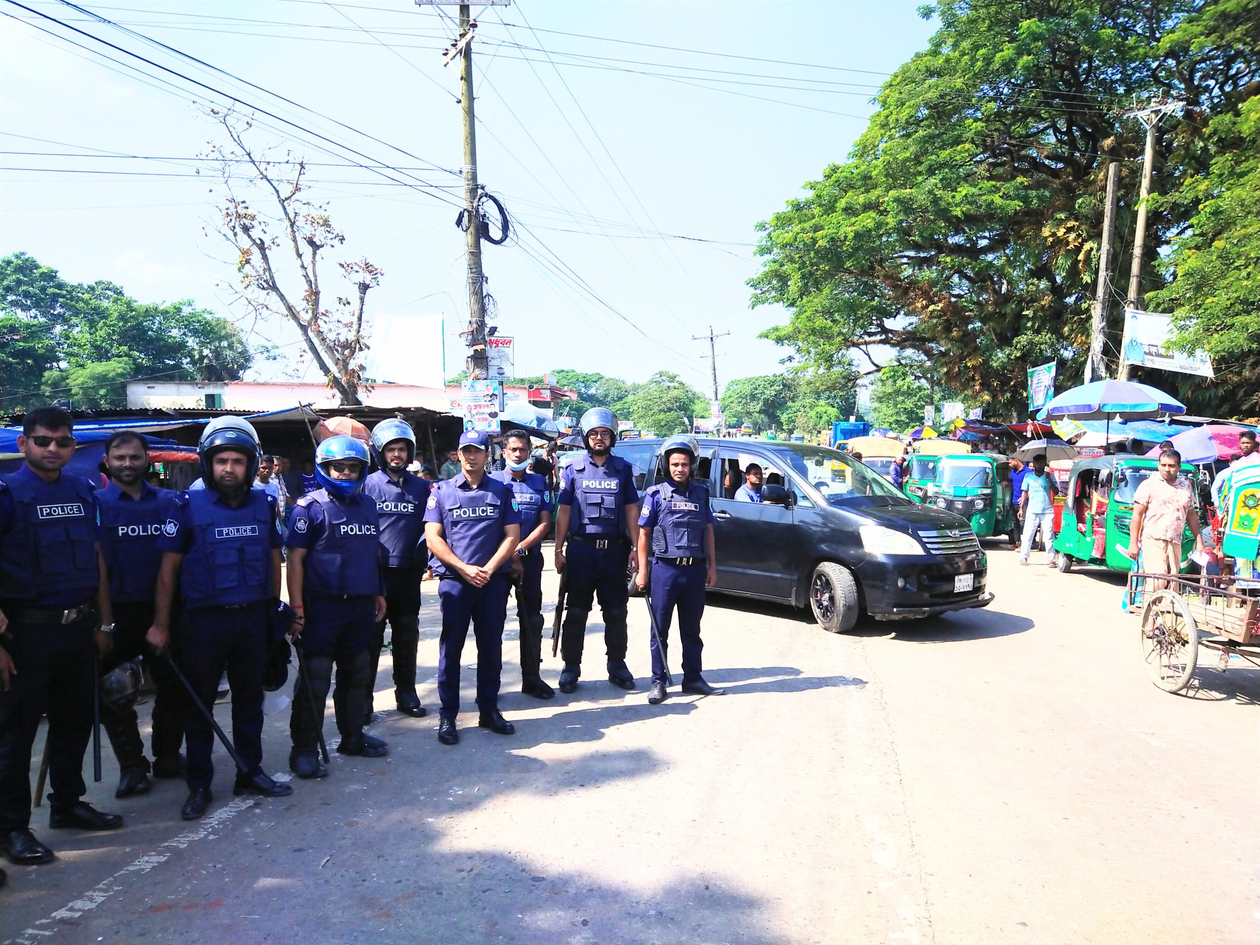 শান্তিগঞ্জে ঢিলেঢালা হরতাল, সতর্ক অবস্থানে পুলিশ: গ্রেফতার ৫