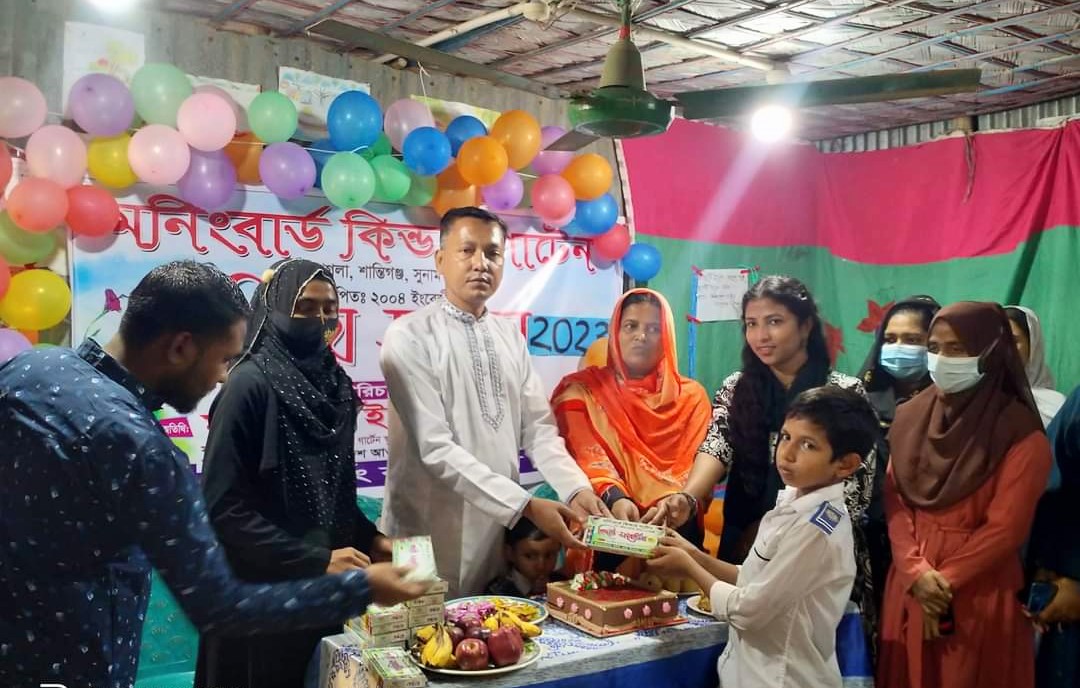 মর্নিং বার্ড কিন্ডার গার্টেনে বিদায় অনুষ্ঠান 