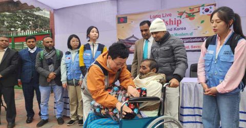 সাভারে হতদরিদ্রদের ‘কুরিয়ানদের কম্বল, সেলাই মেশিন, হুইল চেয়ার বিতরণ