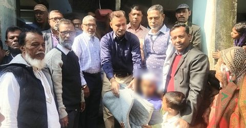 শান্তিগঞ্জের পাগলায় শীতার্ত মানুষের মাঝে শীতবস্ত্র বিতরণ