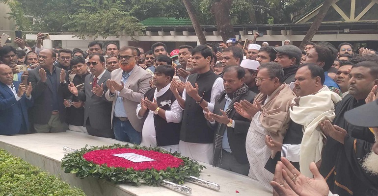 সাভারের এমপি ২ হাজার নেতাকর্মী নিয়ে টুঙ্গিপাড়ায়