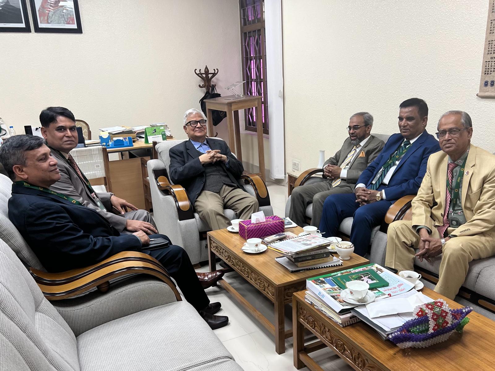 প্রবাসিদের বিনোয়োগে নীতি সহায়তা বিষয়ে বৈঠক