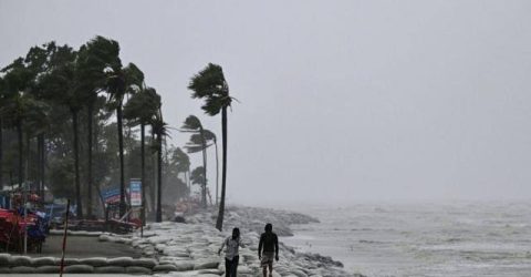 সন্ধ্যার মধ্যেই সারা দেশে তীব্র ঝড়ের শঙ্কা
