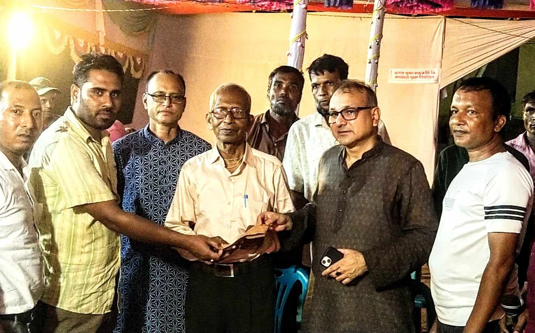 শান্তিগঞ্জে পূজা মণ্ডপ পরিদর্শনে ব্যরিস্টার আনোয়ার