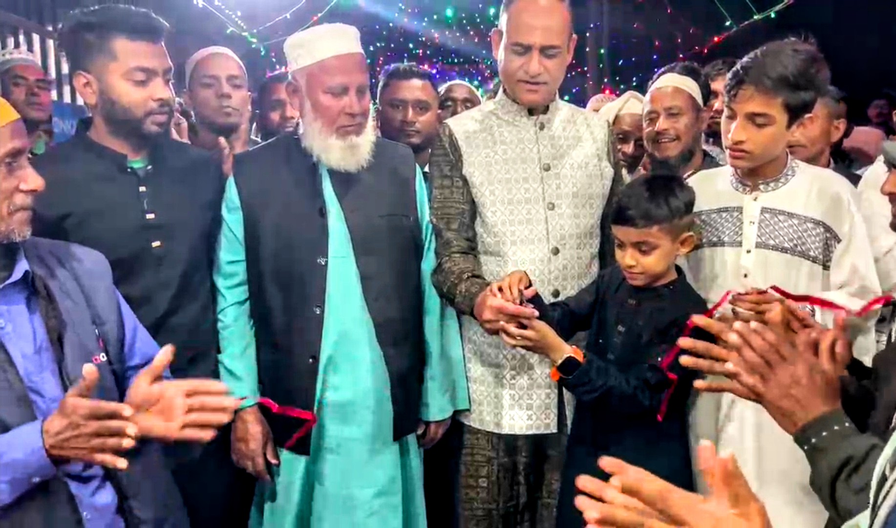 পাগলা বাজারে নতুন আঙ্গিকে যাত্রা শুরু করেছে ইমাদ রেস্টুরেন্ট