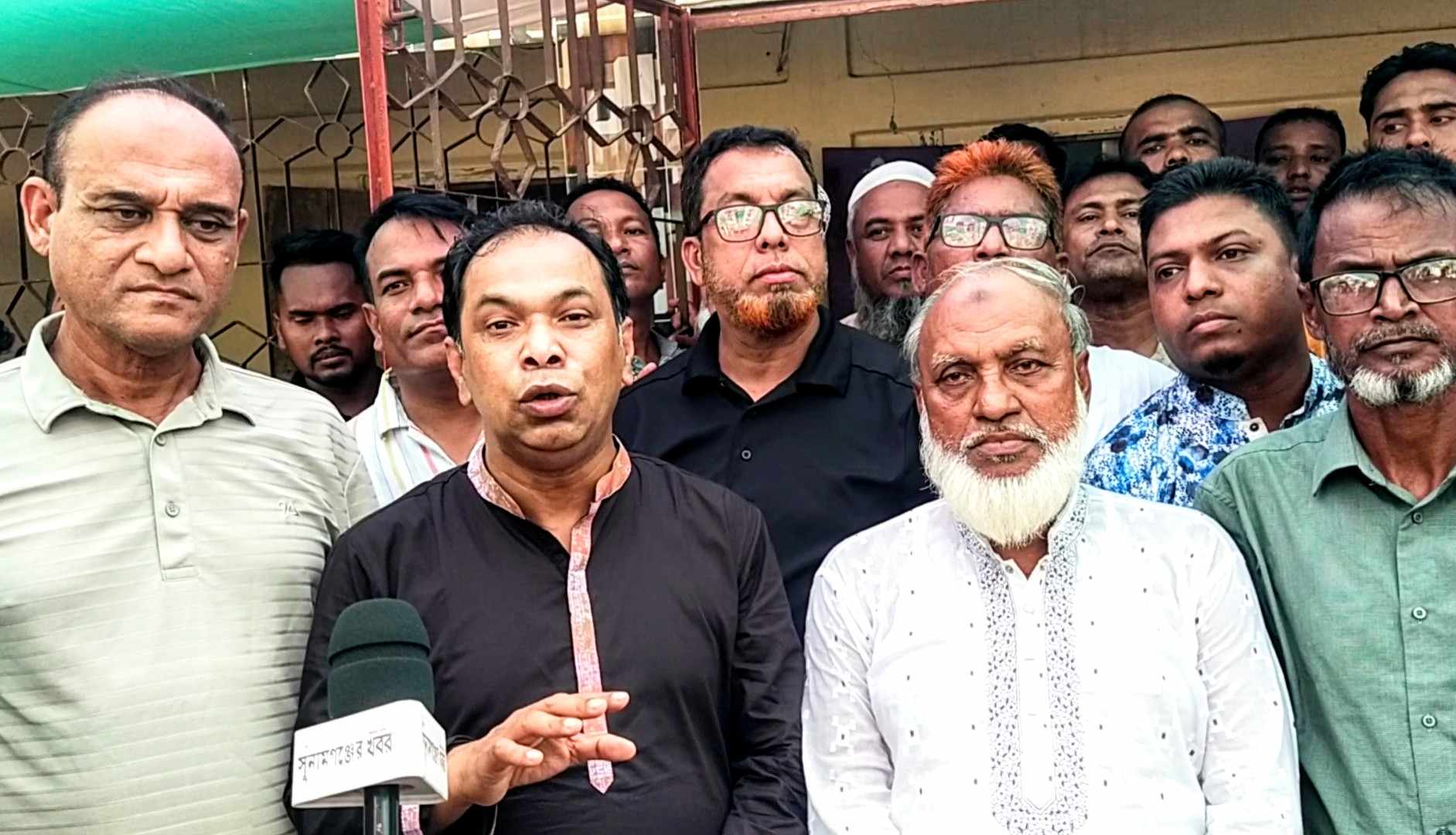 ডিসেম্বরের মধ্যে নির্বাচন না দিলে জনগণ তার পথ বেচে নেবে: কয়ছর এম আহমদ