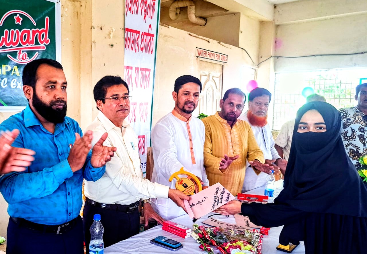 শান্তিগঞ্জে শীর্ষে জীবদারা সাতগাঁও উচ্চ বিদ্যালয়, শিক্ষার্থীদের সংবর্ধনা