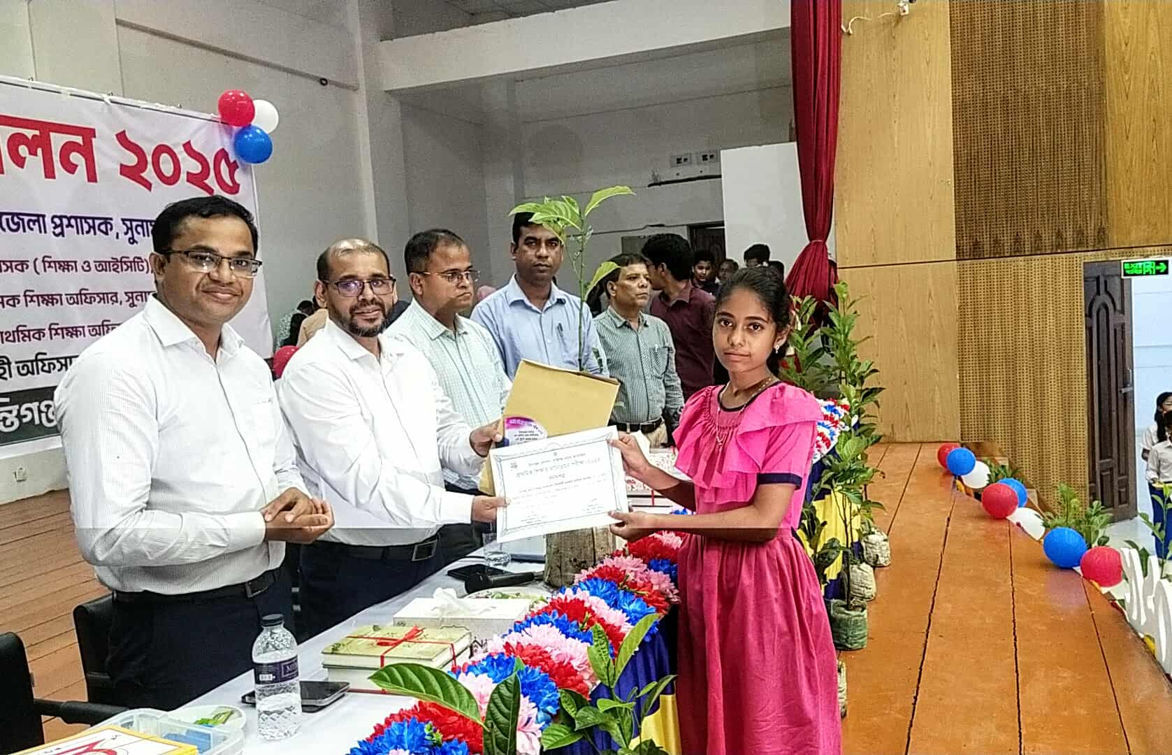 আমরা ভালো শিক্ষার্থীর সাথে ভালো শিক্ষকও চাই: জেলা প্রশাসক