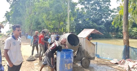 শান্তিগঞ্জের ছয়হাড়ায় এলজিইডির রাস্তার কাজে অনিয়ম