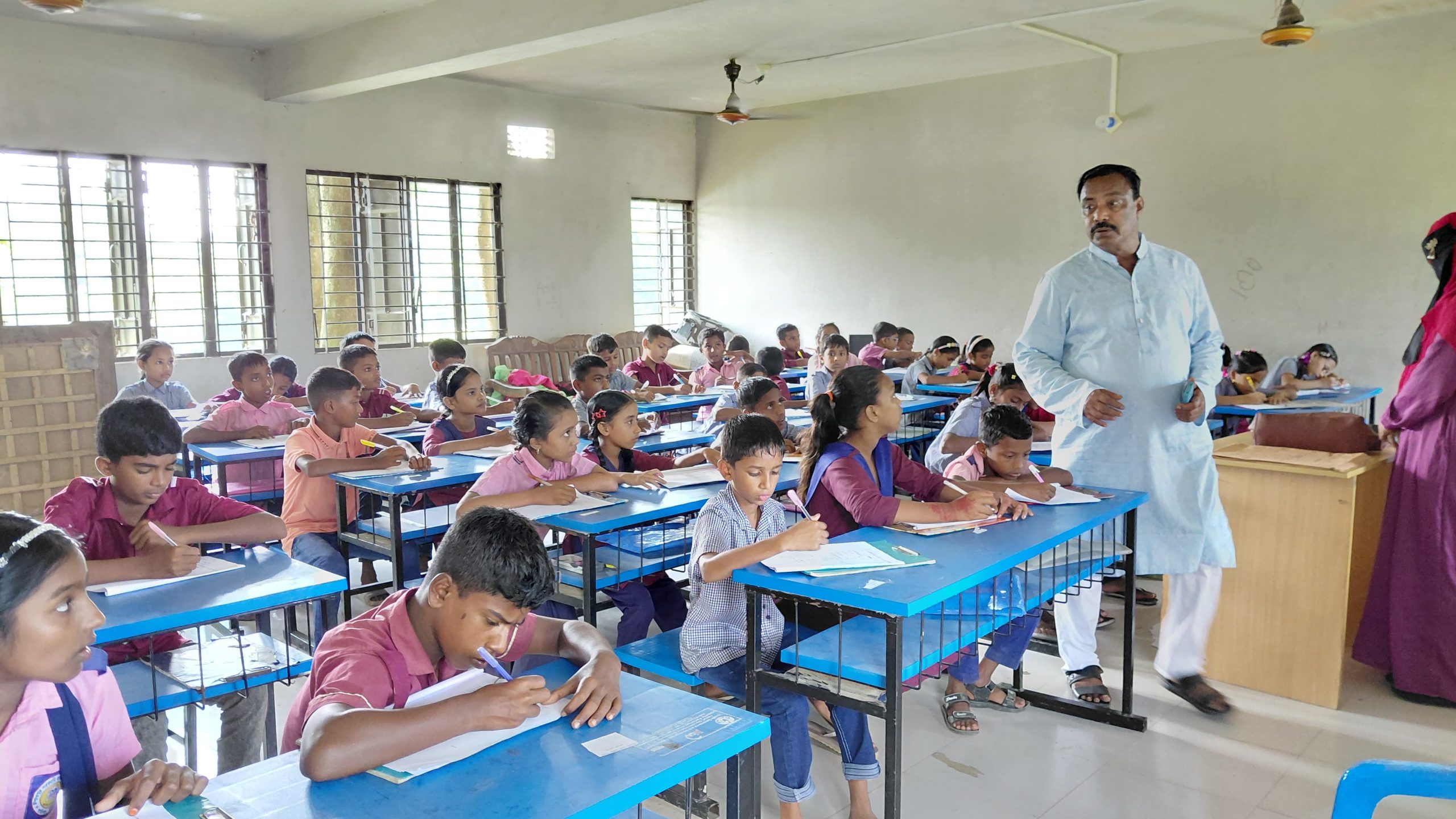 ইউনিয়নের রাজস্ব আয়ের টাকায় মেধা যাচাই পরীক্ষার আয়োজন