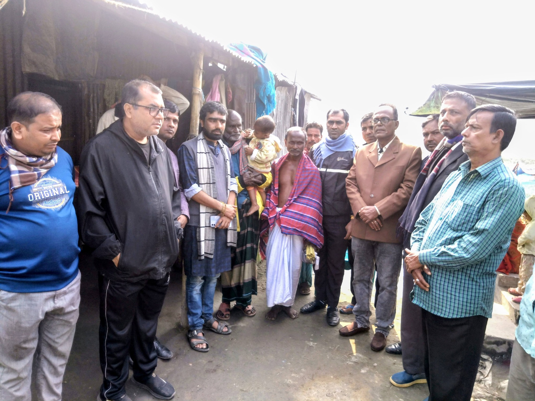 বাংলাদেশ ব্রাহ্মণ সংসদ দাঁড়ালো দীপু চন্দ্র দাসের পরিবারের পাশে
